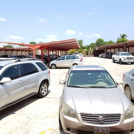 Hotel Madrid Minatitlán Zewnętrze zdjęcie