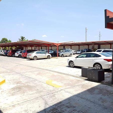 Hotel Madrid Minatitlán Zewnętrze zdjęcie