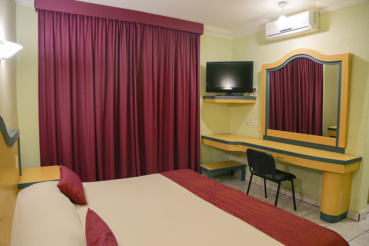 Hotel Madrid Minatitlán Zewnętrze zdjęcie